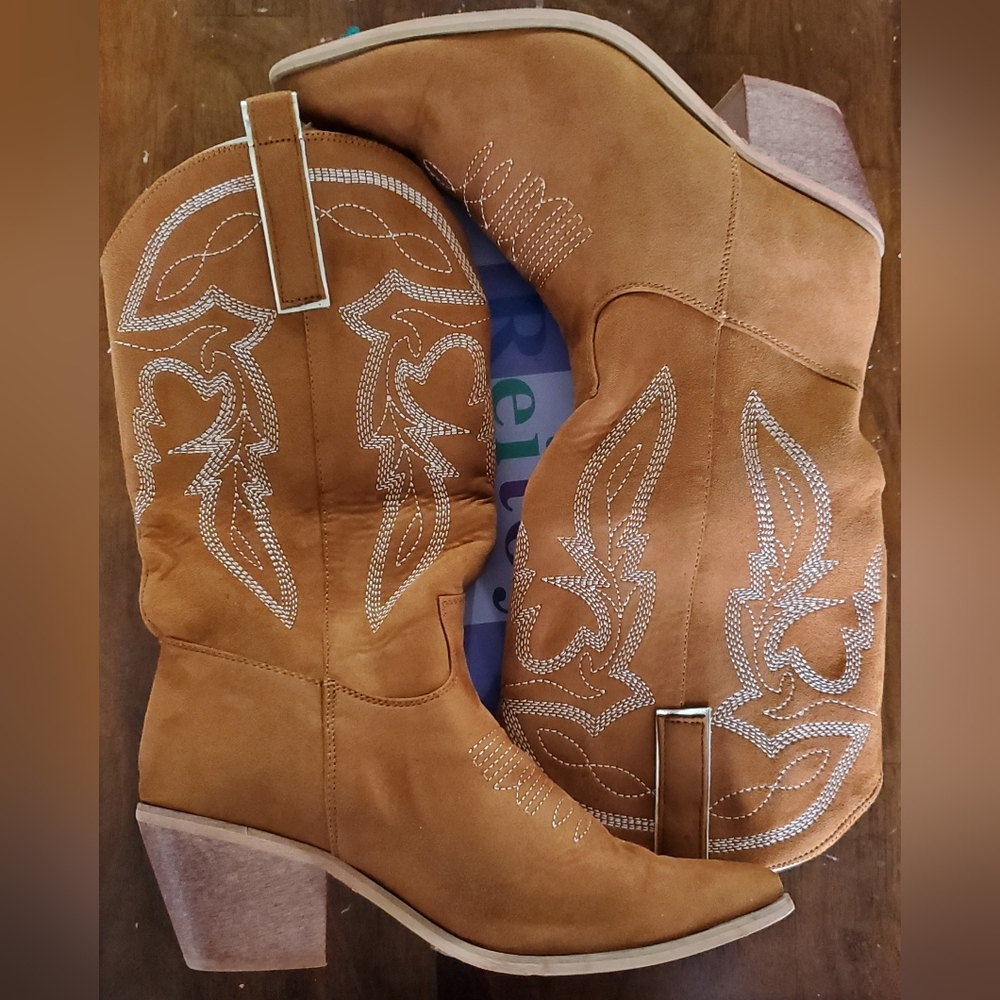 NWB Women's Tan Western Boots Size 11 - Picture 4 of 5